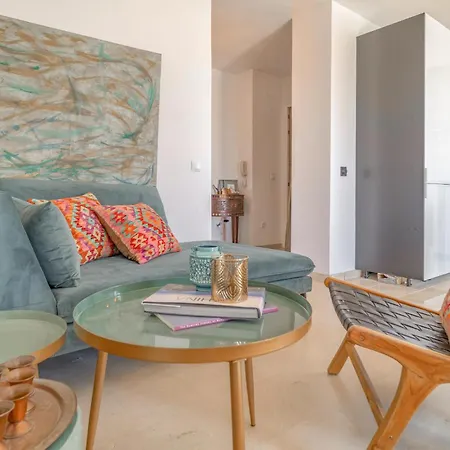 Gorgeous In With Kitchen