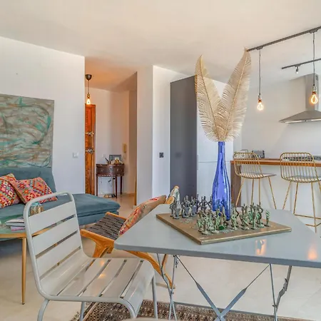 Gorgeous In With Kitchen